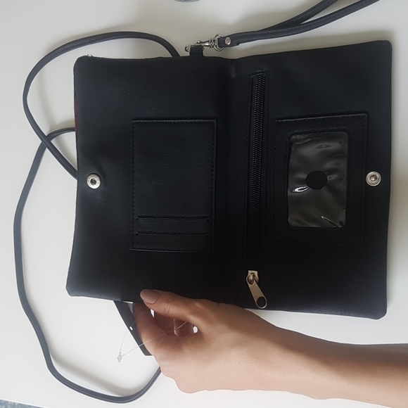 Olivia Miller Plaid Crossbody Bag/Wallet - Picture 4 of 6